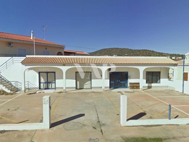 Armazém ou loja próximo das Quatro Estradas, Loulé 186m² Loulé São Sebastião
