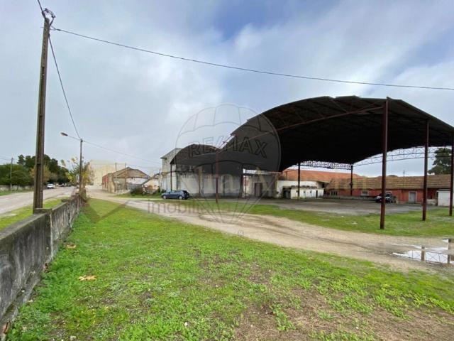 Armazém à venda em Montijo