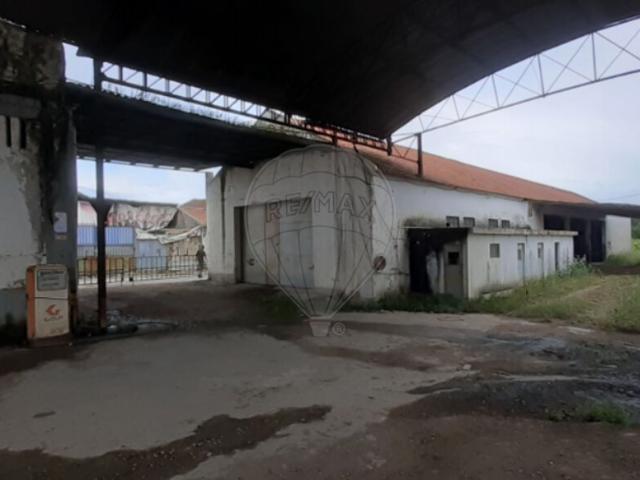 Armazém à venda em Montijo