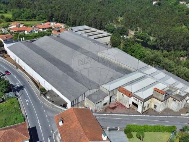 Armazém à venda em Santo Tirso