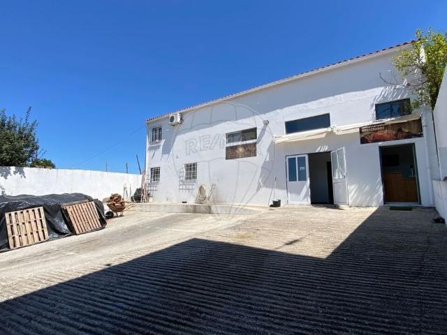 Armazém à venda em Santarém
