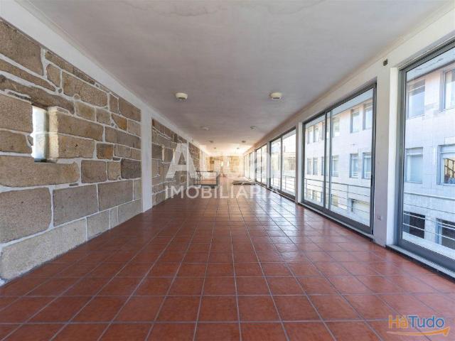 Armazém Arrendamento em Caldelas,Guimarães | 26063974775