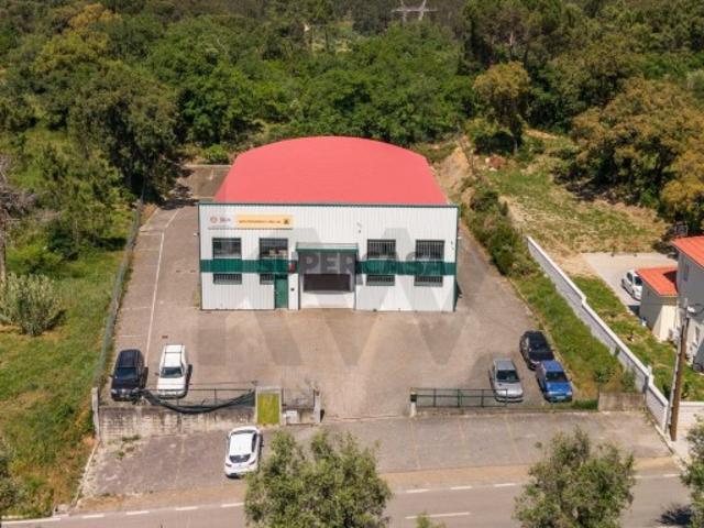 Armazém com 550 m² em localização estratégica Brasfemes