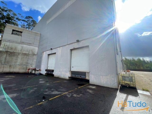 Armazém com 600m2, em Olival! | 26064091433