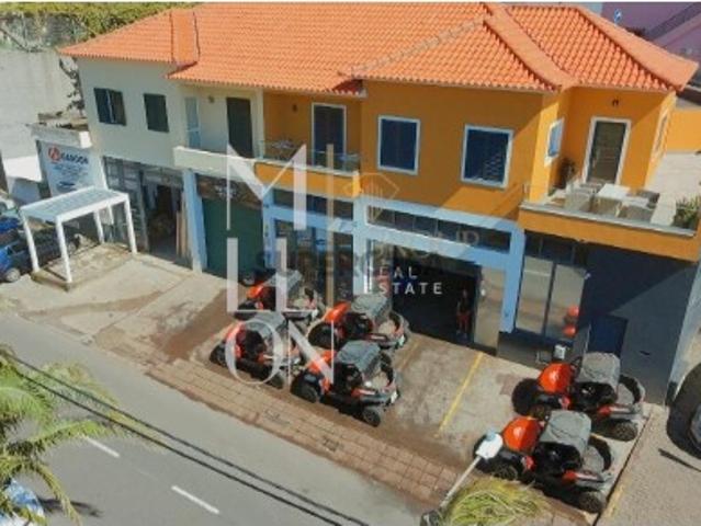 Armazém com 280m2 no Caniçal com Rendimento Estável