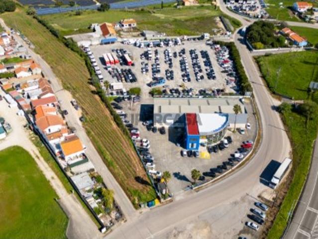 Armazém com 2 lotes de terreno para venda em Aveiras de Cima