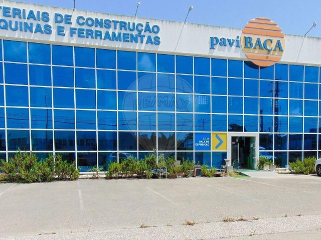 Armazém com 2 pisos, com 8.815 m2, em lote de 16.968 m2, na. 8815m² Caldas da Rainha Santo Onofre e Serra do Bouro