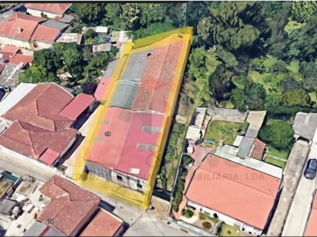 Armazém com 384 m2 em Gemunde Maia para VENDA