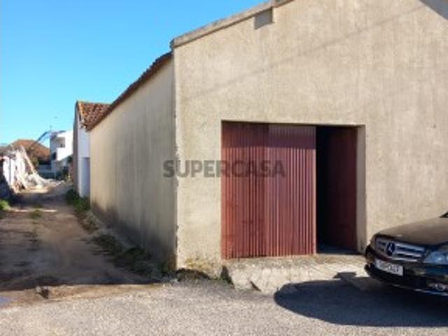 Armazém com WC e Excelente Localização _ Cabanas de Chão