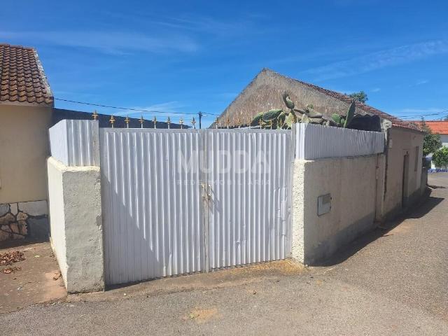 Armazém com enorme potencial para habitação no Peral 300m2, Cadaval