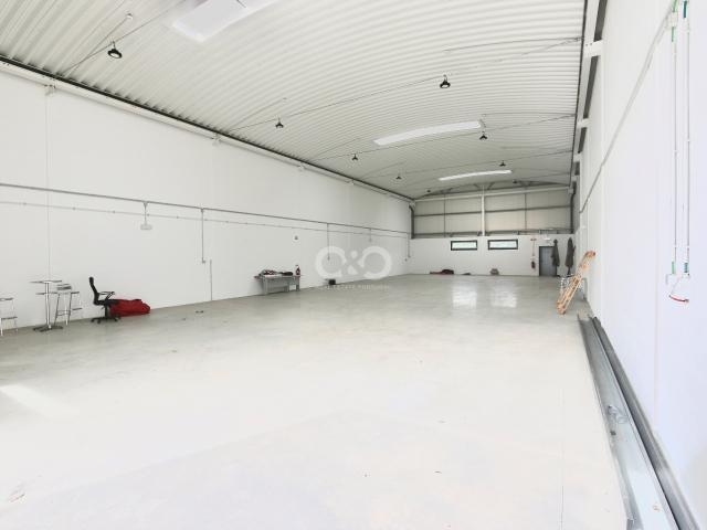 ARMAZÉM COMERCIAL PARA ARRENDAMENTO