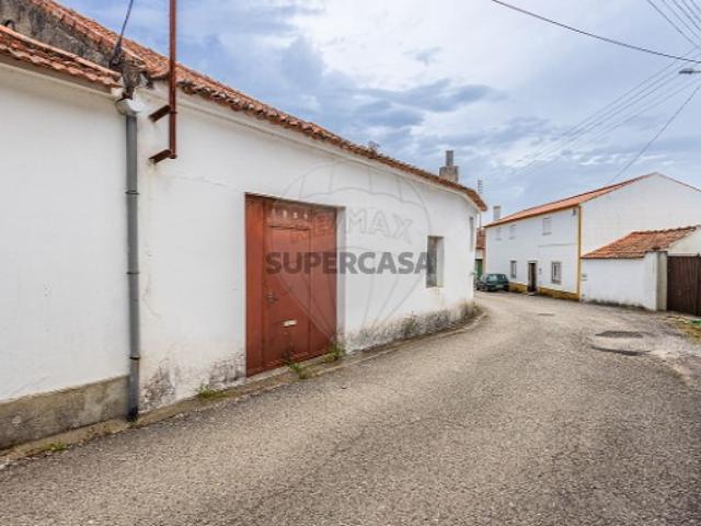 Armazém em Manique do Intendente, V.N.De S.Pedro e Maçussa