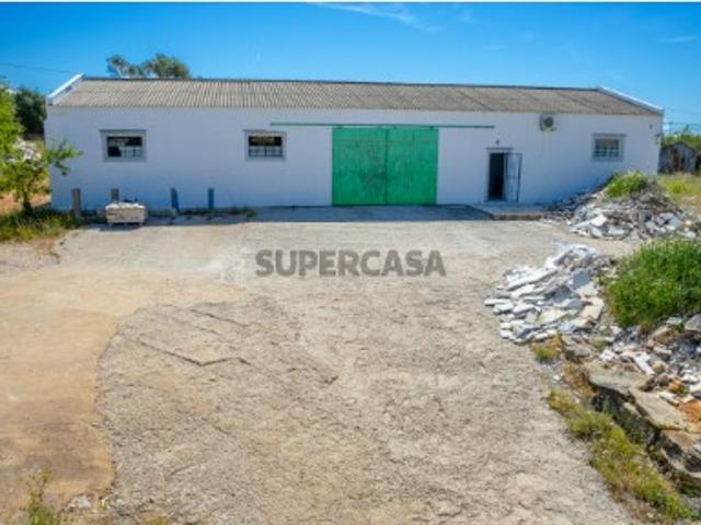 Armazém em Moncarapacho