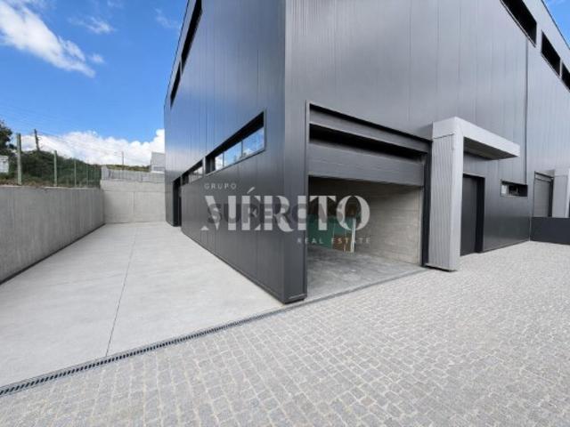 Pavilhão Novo São Vítor | 300 m² + 100m² de Logradouro