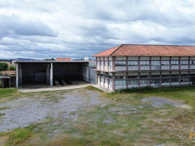 Armazém em Alcains Castelo Branco. | 26064082313