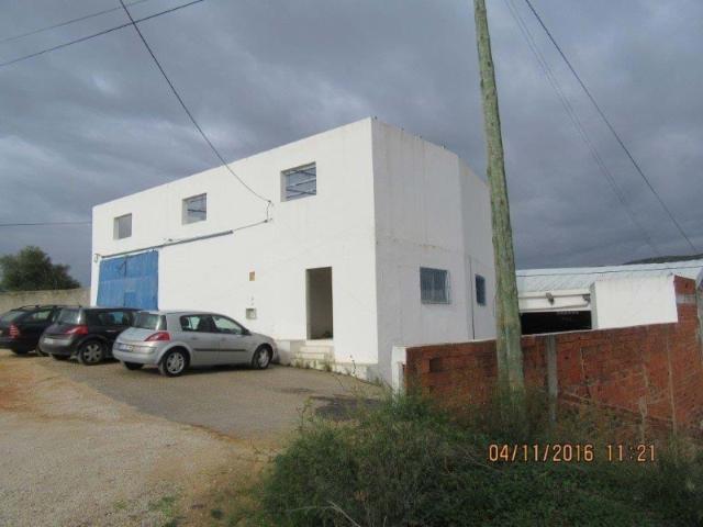 Armazém em Alcanena