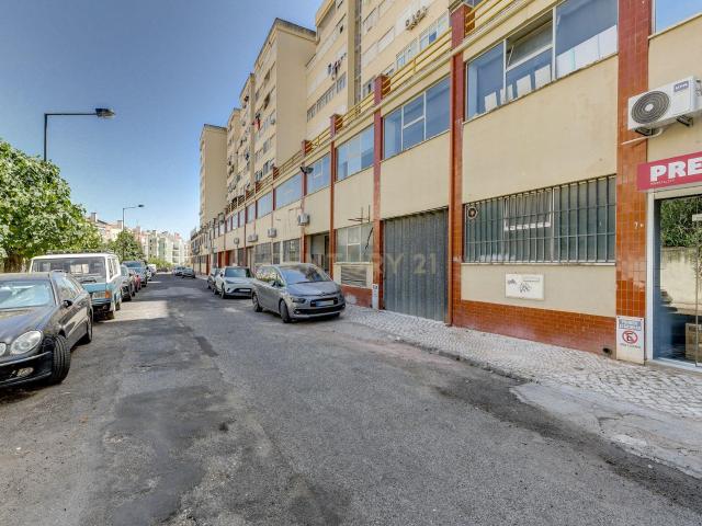 ARMAZÉM EM BENFICA