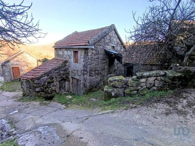 Casa de Campo em Castro Laboreiro e Lamas de Mouro de 73,00 m²