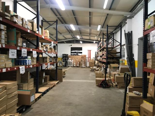 Armazém Industrial Marrazes, Leiria | 815 m² | 7 Divisões