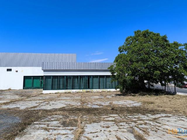Armazém em lote de 2564m2, Parque das Empresas | 26063923995