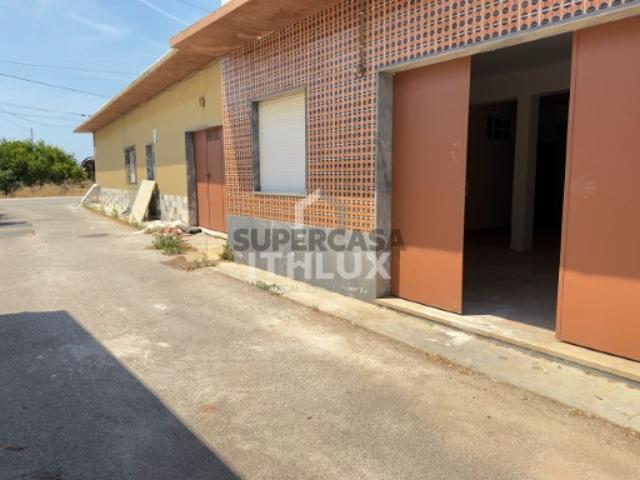 Armazém em Pechão