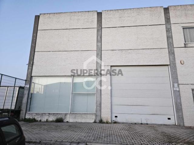 Armazém em Salvador e Santa Maria da Feira