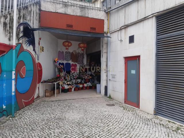 Armazém em Santa Iria de Azóia