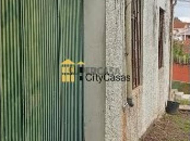 Armazém em Terreno de 600 m2