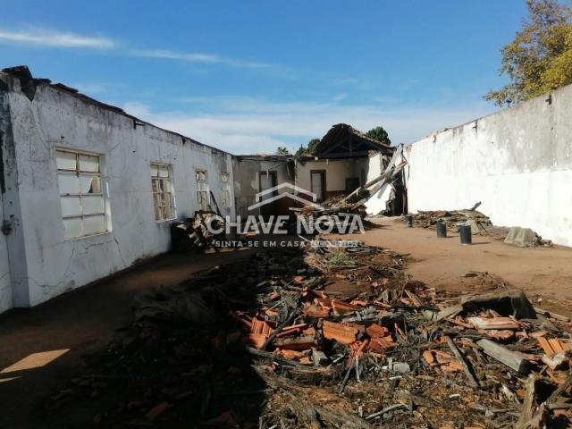 Armazém em Valadares em Zona ARU