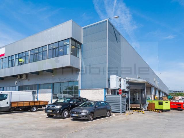 Armazém estratégico junto ao MARL potencialize o seu Negócio