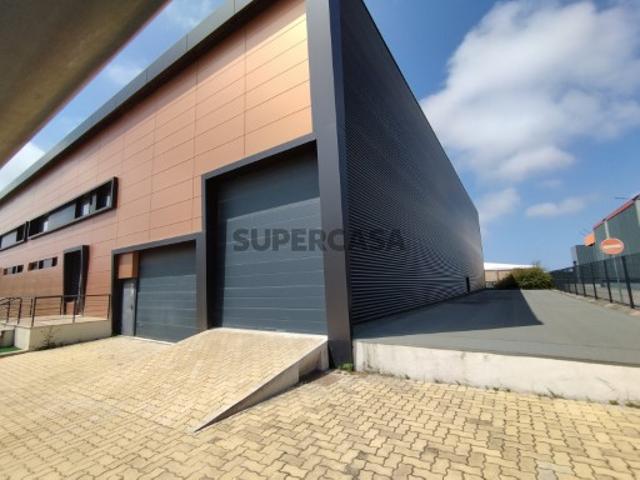 Armazém industrial 1600 m2. Aceso A1 a 500 mt
