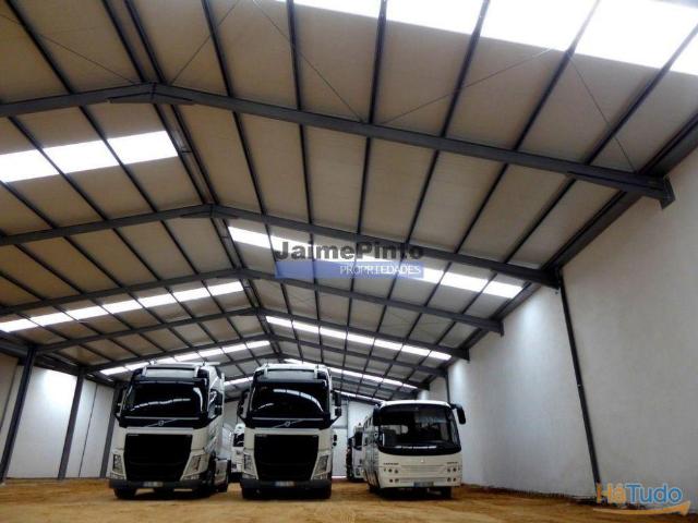 Armazém Industrial 4.500m2 com Logradouro 5.500m2. Leiria. | 26083658832