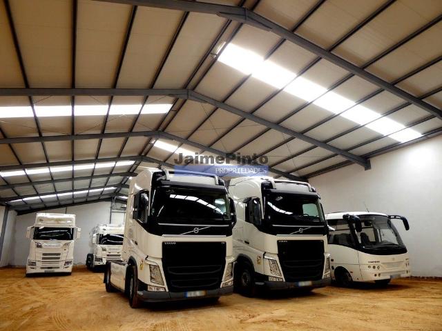 Armazém Industrial 4.500m2 com Logradouro 5.500m2. Leiria