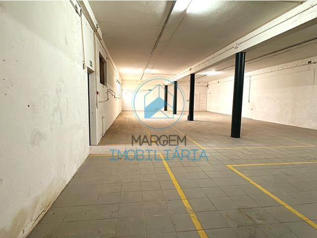 Armazém Industrial 600m2 c/logradouro – Arrendamento