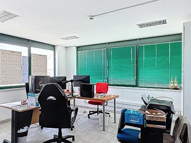 Armazém Industrial com Potencial de Expansão | Sintra