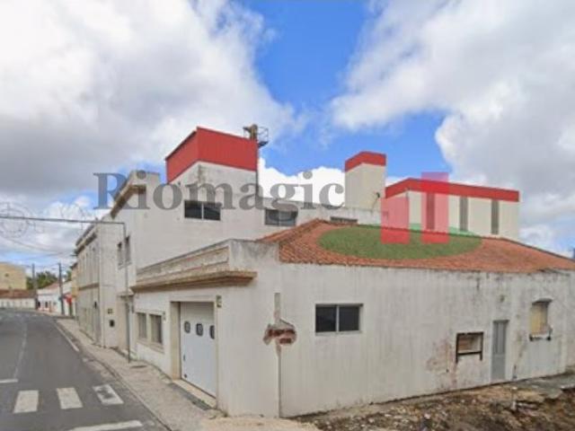 Armazém Industrial *Gaeiras