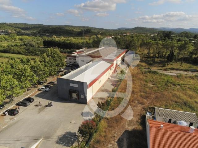Armazém Industrial, em Cernache