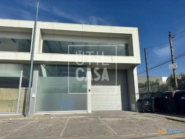 Armazém industrial em Fornelos Barcelos | 26064061360