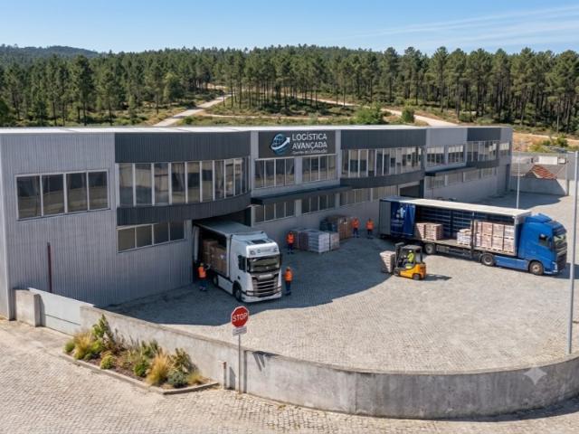 Armazém Industrial na Trofa | 3.214 m² | Acesso TIR e Escritórios