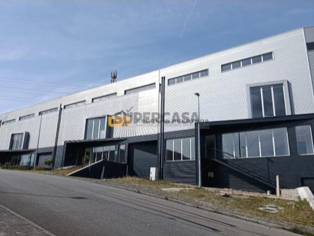 Armazém industrial S. Tirso