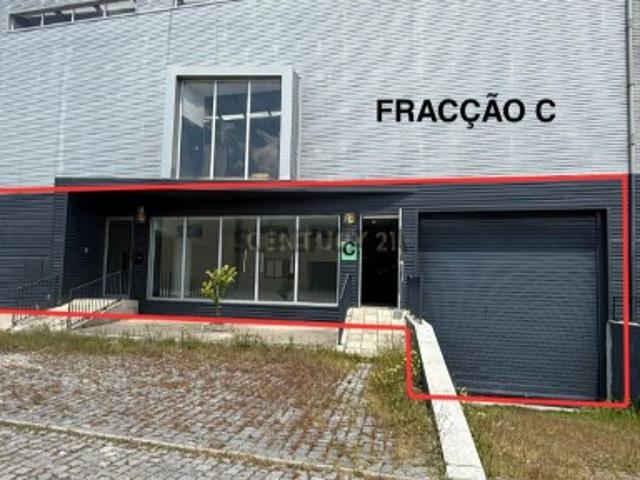 ARMAZÉM INDUSTRIAL | SANTO TIRSO | INVESTIMENTO / LOGÍSTICA / COMÉRCIO E INDÚSTRIA