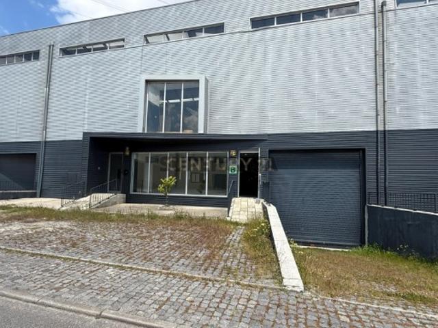 ARMAZÉM INDUSTRIAL | SANTO TIRSO | INVESTIMENTO / LOGÍSTICA / COMÉRCIO E INDÚSTRIA