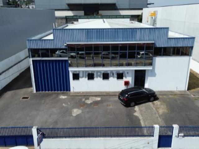 Armazém industrial para venda em Lourosa na Zona Industrial do Casalinho