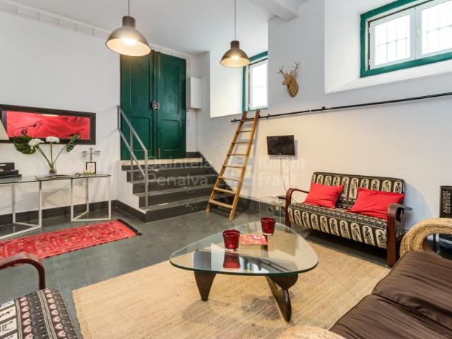 Armazém junto à sé de Lisboa em Alfama, Lisboa