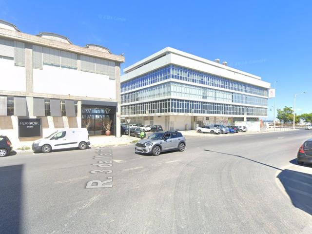Armazém “Last Mile” em Lisboa com 1024m2