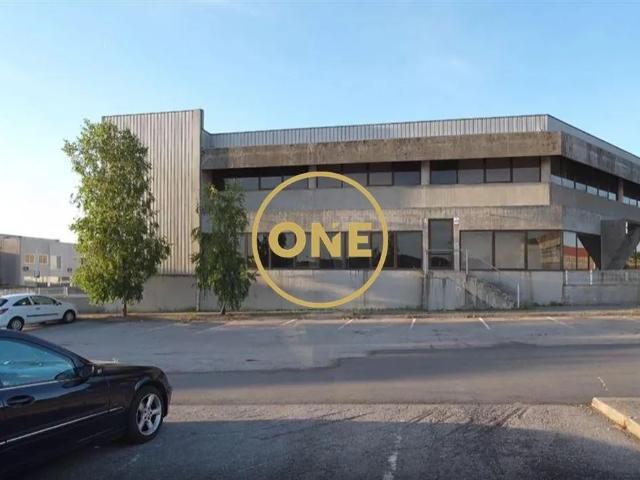 Armazém para Arrendamento em Santo Tirso – Junto à A3