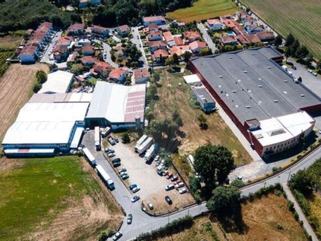 Armazém para arrendar em Vila Verde