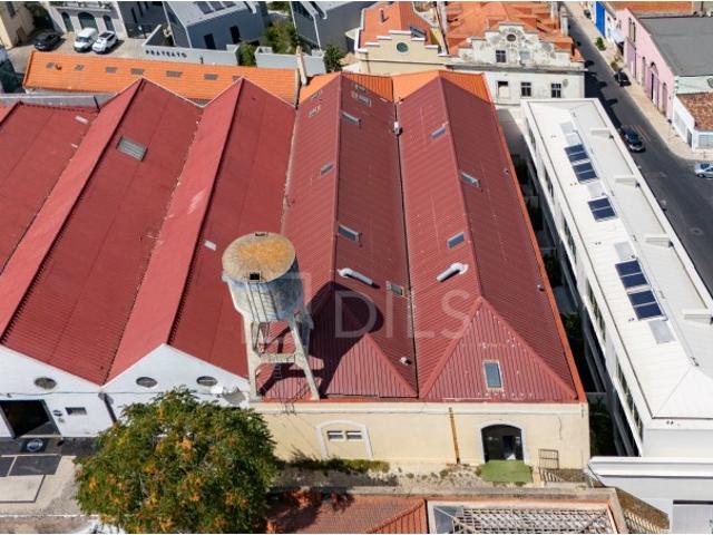Armazém para arrendar junto à Rua do Açúcar, Marvila, Lisboa