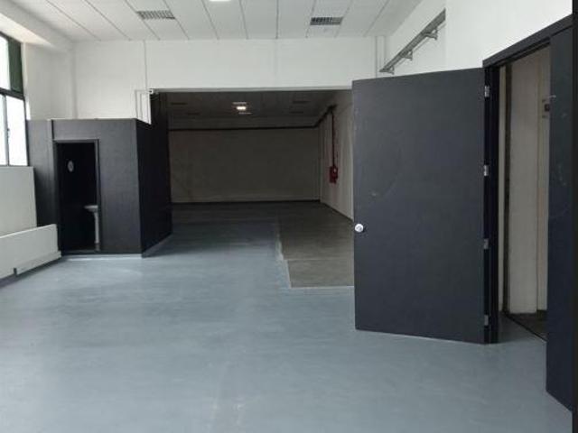 Armazém para arrendar na Zona da Areosa | 26084062041