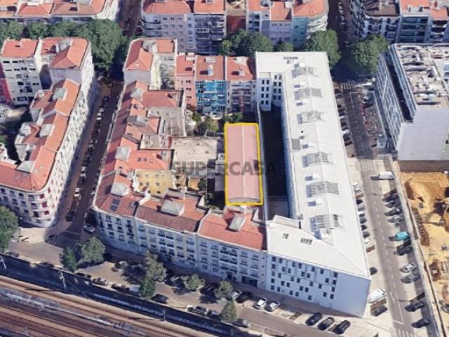 Armazém para reconstrução